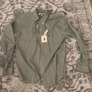 Duck head green button down L